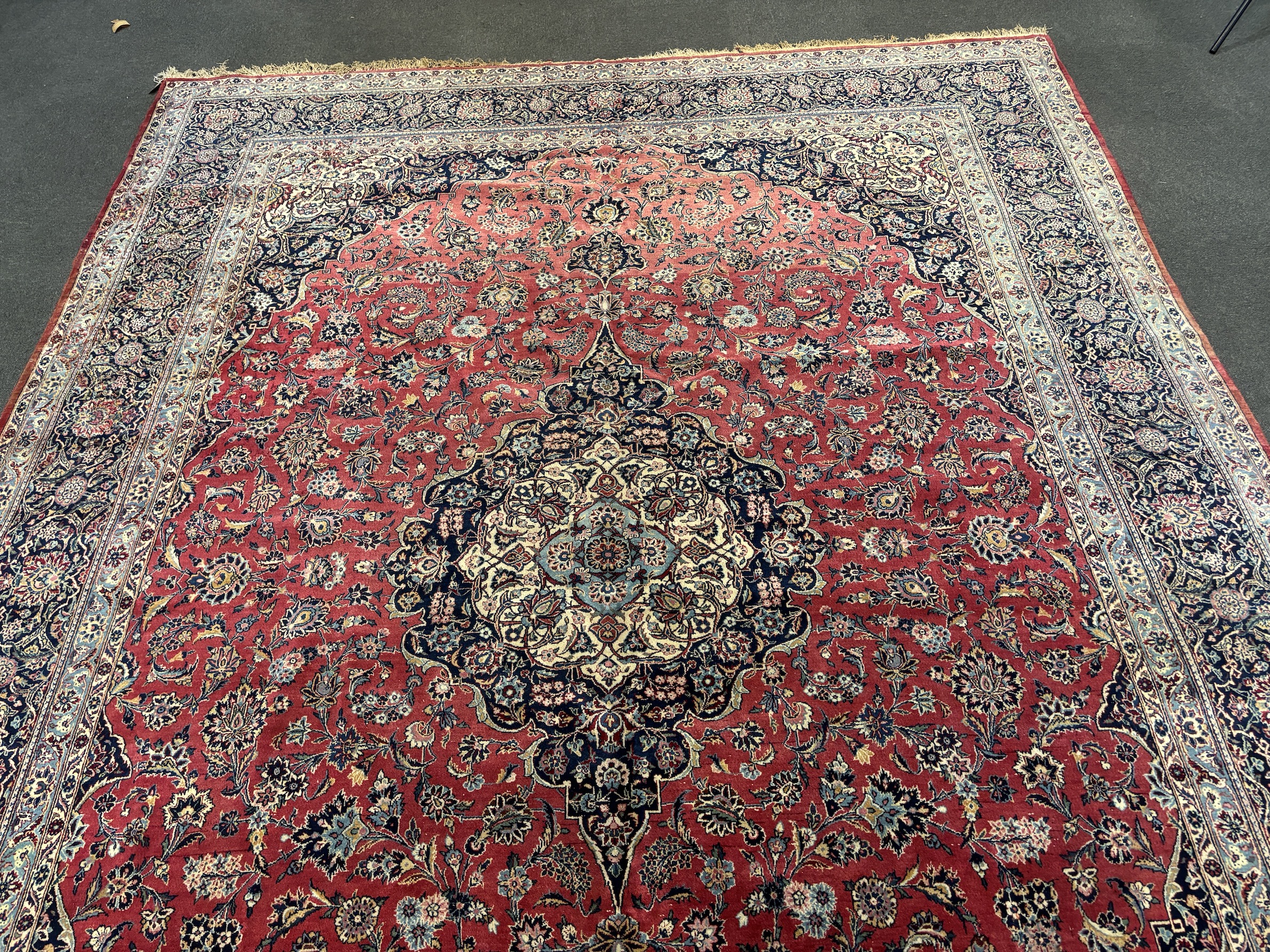 A Persian Kashan carpet 430 x 315cm